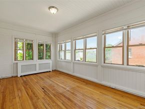 315 Ellington Avenue E, Garden City NY 11530