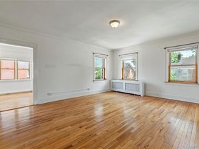 315 Ellington Avenue E, Garden City NY 11530