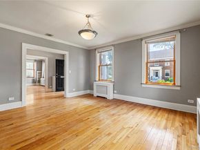 315 Ellington Avenue E, Garden City NY 11530