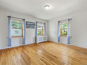 315 Ellington Avenue E, Garden City NY 11530