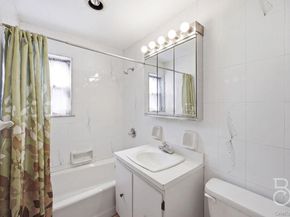 21-08 Ditmars Boulevard, Astoria NY 11105