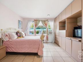 21-08 Ditmars Boulevard, Astoria NY 11105
