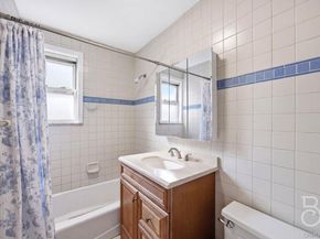 21-08 Ditmars Boulevard, Astoria NY 11105