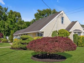 2484 Lindy Road, Westbury NY 11590
