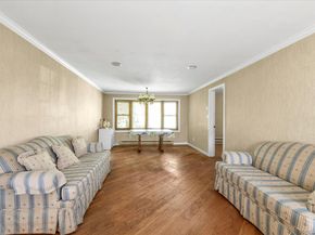 2484 Lindy Road, Westbury NY 11590