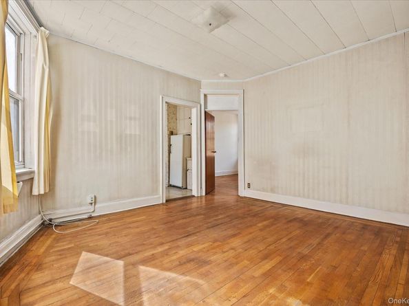 64-09 39 Avenue 43, Woodside NY 11377