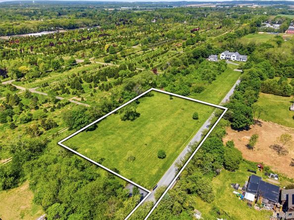 704 Hubbard Avenue, Aquebogue NY 11901