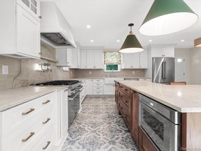 59 Franklin Place, Great Neck NY 11023