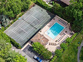 6 Wimbledon Drive, Roslyn NY 11576