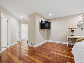 6 Wimbledon Drive, Roslyn NY 11576