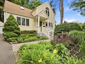 71 E 17th Street, Huntington Station NY 11746