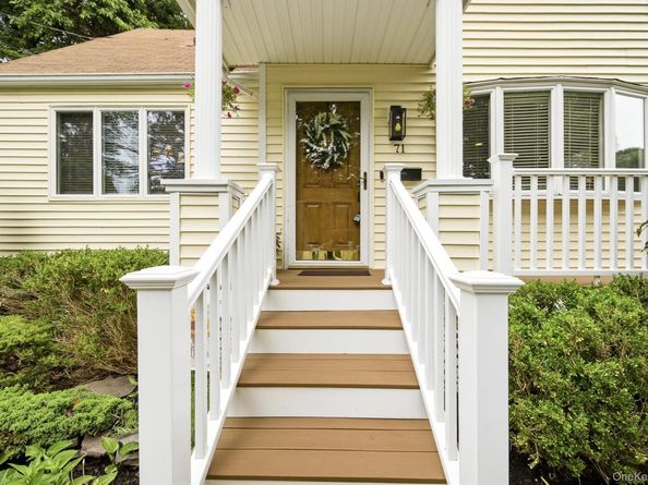 71 E 17th Street, Huntington Station NY 11746