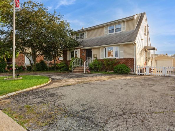 91 Grant Drive E, Valley Stream NY 11580