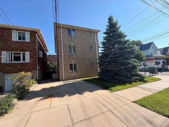 6152 170th Street, Fresh Meadows NY 11365
