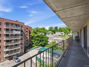 687 Bronx River Road 6C, Yonkers NY 10704