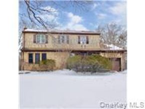 639 5th Street, Ronkonkoma NY 11779