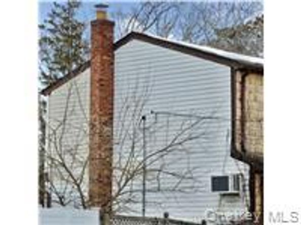 639 5th Street, Ronkonkoma NY 11779