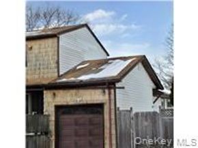 639 5th Street, Ronkonkoma NY 11779