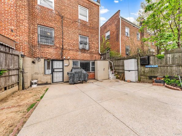 8318 164 Street, Jamaica Hills NY 11432