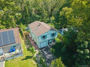 244 Lakeside Trail, Ridge NY 11961