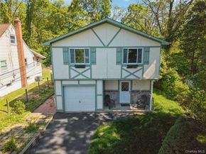 244 Lakeside Trail, Ridge NY 11961