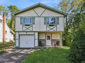 244 Lakeside Trail, Ridge NY 11961