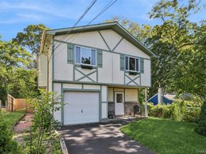 244 Lakeside Trail, Ridge NY 11961