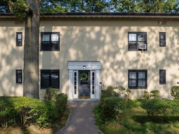 3 Whitehall Road 21, Eastchester NY 10709