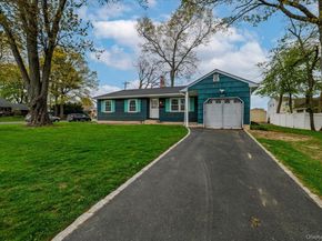 171 W 16th Street, Deer Park NY 11729