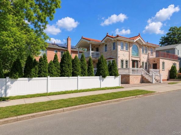 24809 Rushmore Avenue, Douglaston NY 11362