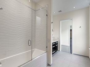 10 East 18th Street 5N, New York NY 10003