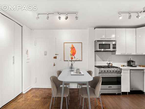 251 East 51st Street 5A, New York NY 10022