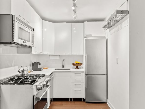 251 East 51st Street 5A, New York NY 10022