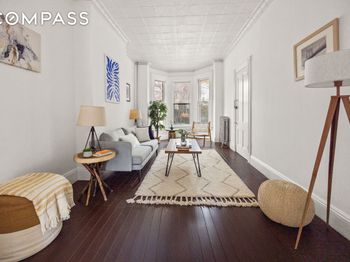 626 Vanderbilt Street