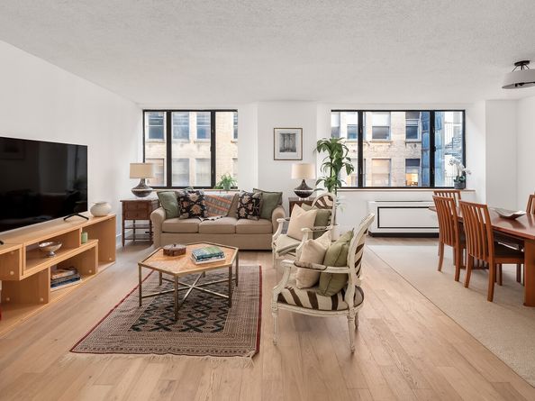 30 West 61st Street 7A, New York NY 10023