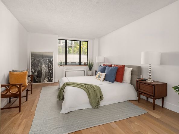 30 West 61st Street 7A, New York NY 10023