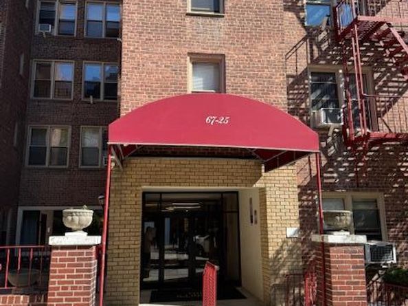 67-25 Clyde Street 3R, Queens NY 11375