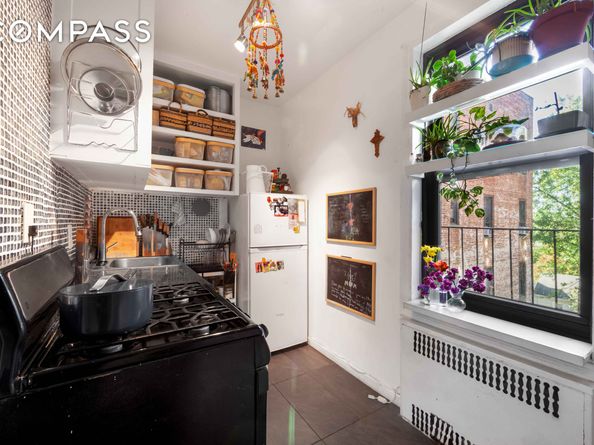 260 Ocean Parkway 5G, Brooklyn NY 11218