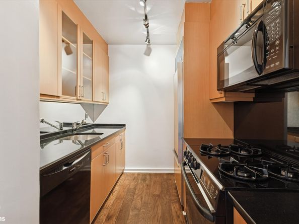 60 Sutton Place S 10HS, New York NY 10022