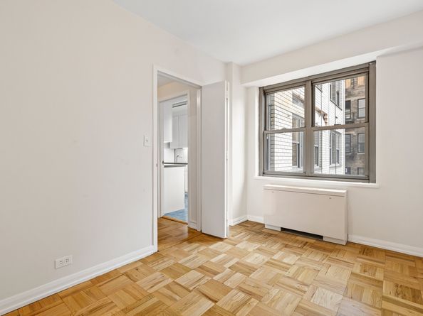 650 Park Avenue 14F, New York NY 10065