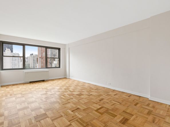 650 Park Avenue 14F, New York NY 10065