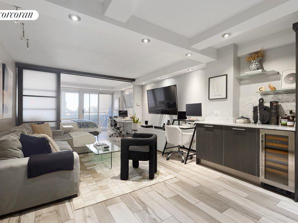 142 East 16th Street 14F, New York NY 10003