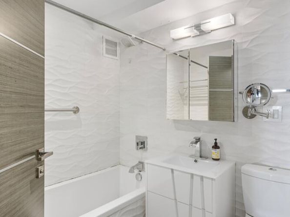 142 East 16th Street 14F, New York NY 10003