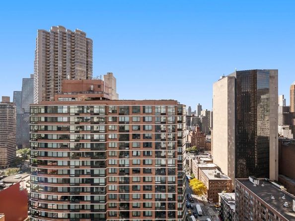 300 East 40th Street 28P, New York NY 10016