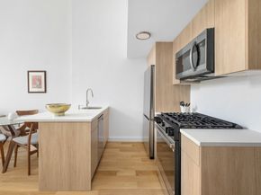 93 Waverly Avenue 3R, Brooklyn NY 11205