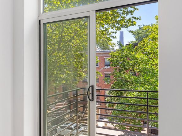 93 Waverly Avenue 3R, Brooklyn NY 11205