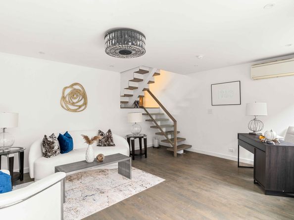 225 East 86th Street 204, New York NY 10028