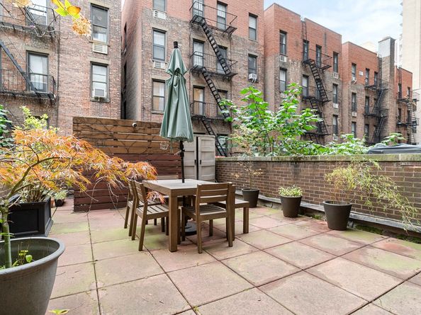 225 East 86th Street 204, New York NY 10028