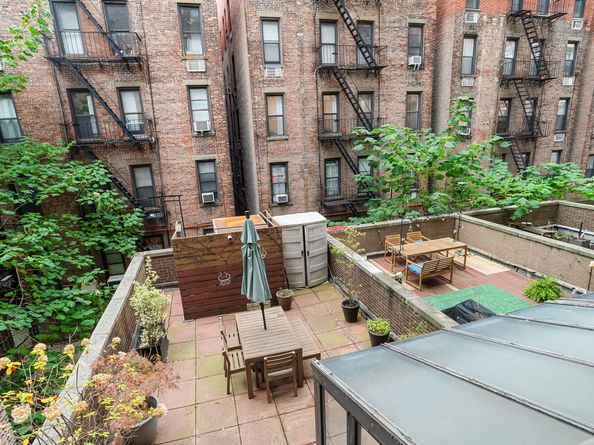 225 East 86th Street 204, New York NY 10028