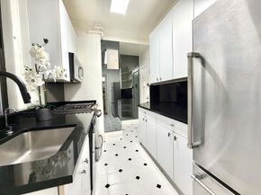 140 West 58th Street 9A, New York NY 10019